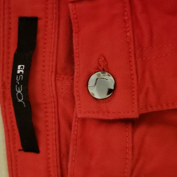 Red short shorts - Picture 4 of 5